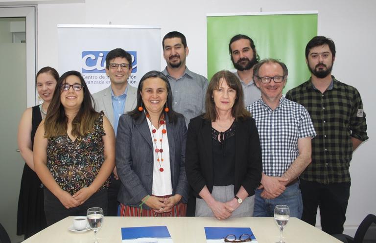 Fundación Súmate firma convenio con Centro de Investigación Avanzada de Universidad de Chile