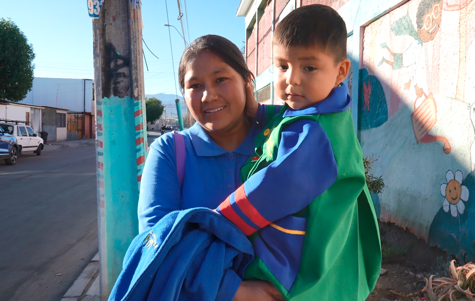 Claudia Colque y su hijo Thiago, de apenas 3 años.