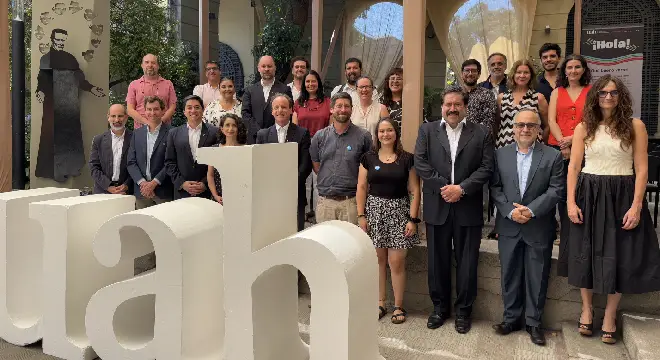 Hogar de Cristo y Universidad Alberto Hurtado, junto con otras organizaciones jesuitas, firmaron un convenio que busca construir un Chile solidario y jóvenes inspirados por un cambio social.