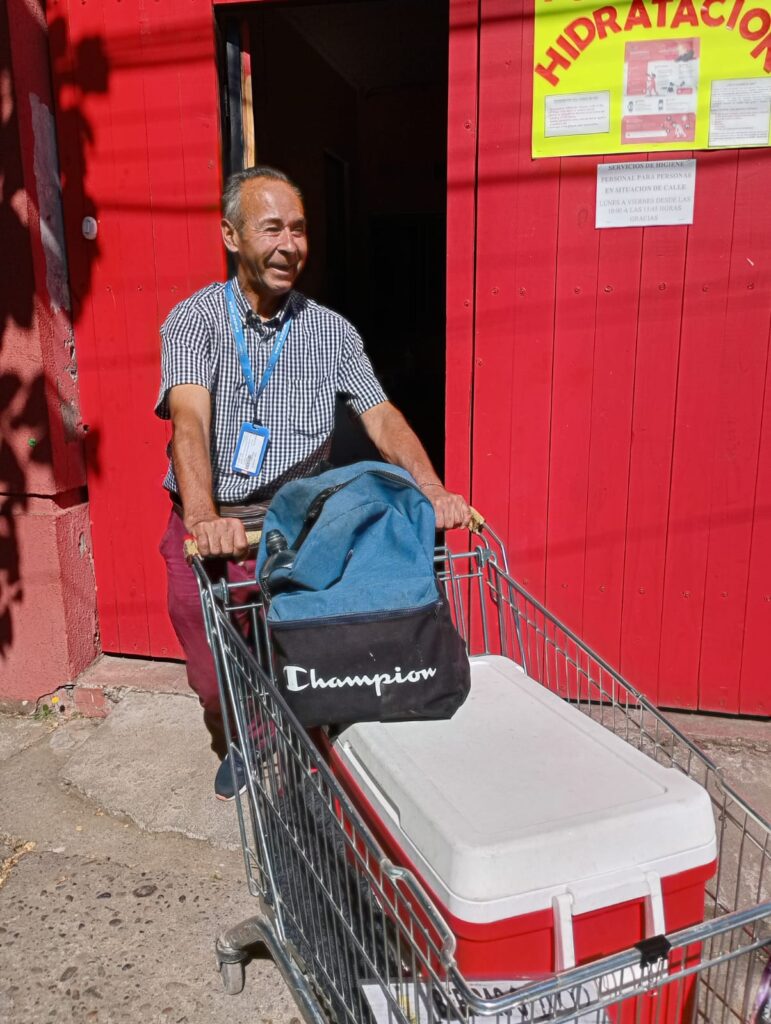 Manuel avanza con su carro hacia un sueño cumplido: un techo digno